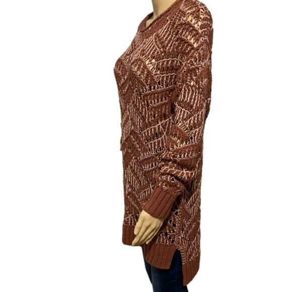 Universal Thread Open Stitch Crochet Sweater - Picture 4 of 11